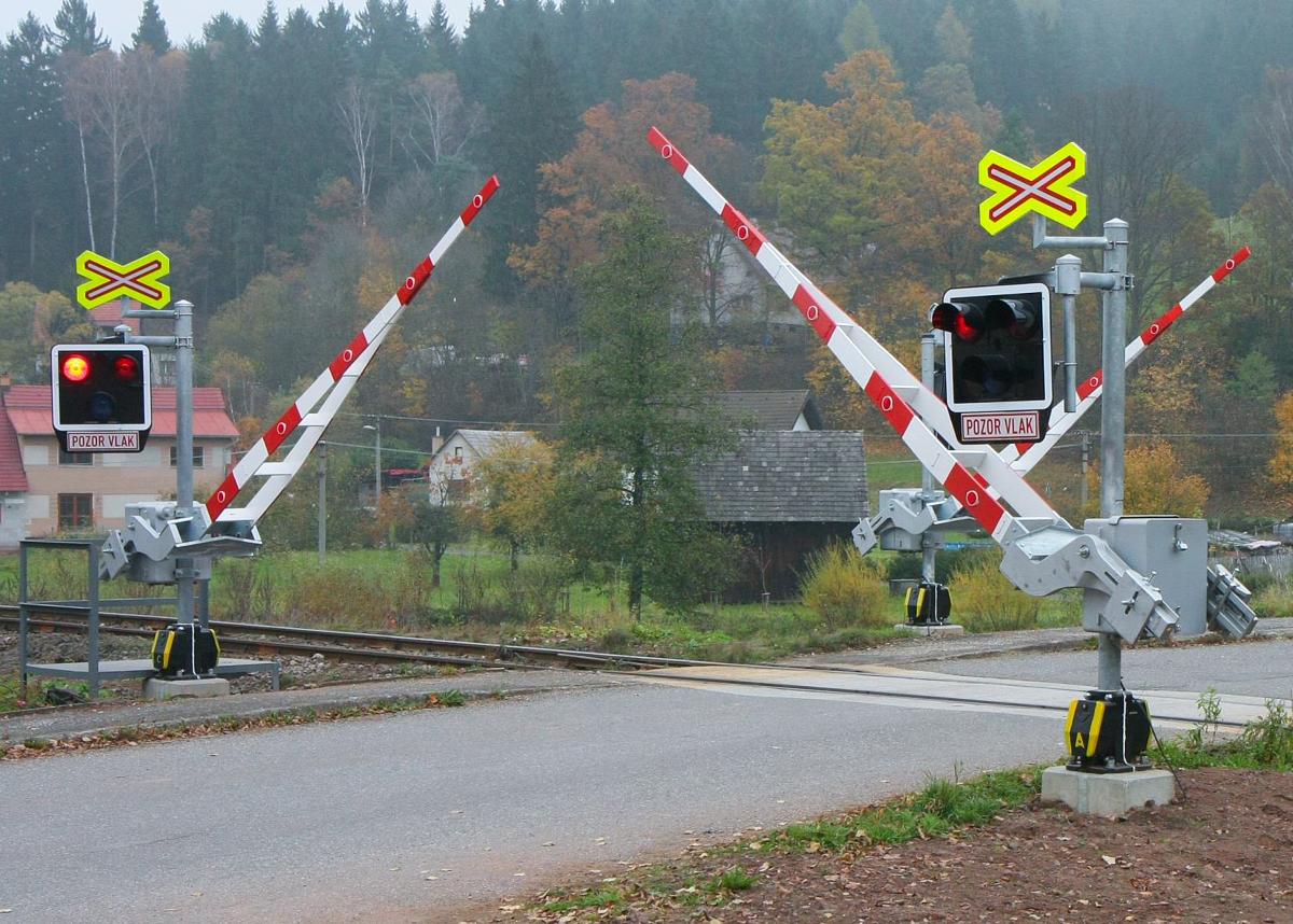 Přejezd vybavený zařízením Radom pro evropský projekt C-Roads