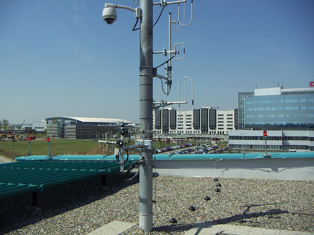 Instalace zařízení Radom na Letišti Praha